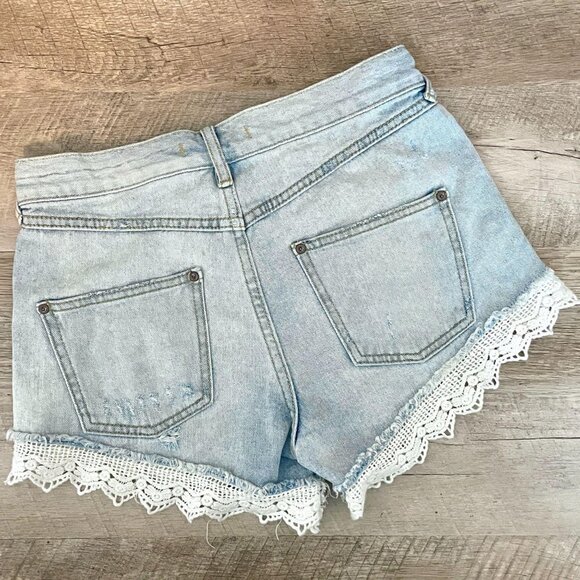 Free People Urban Outfitters High Waist Eyelet Lace Trim Denim Shorts Size 24 - Picture 3 of 8